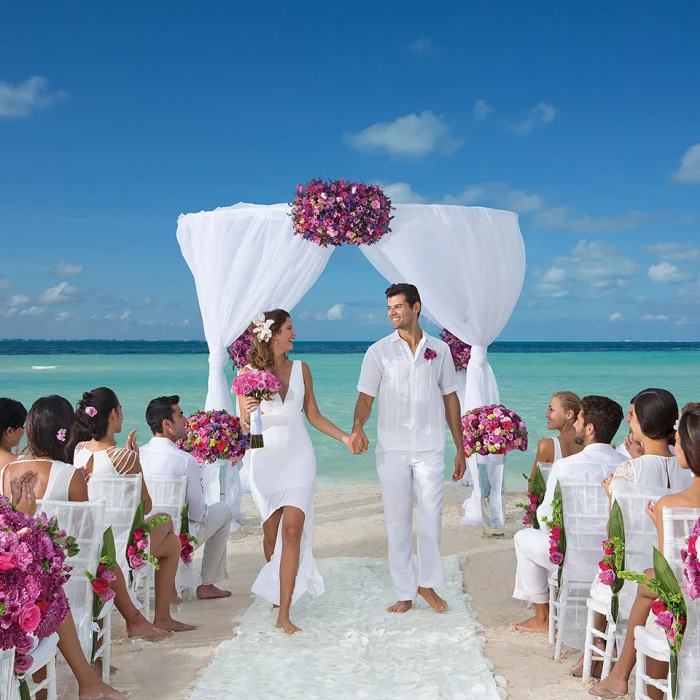 wedding ceremony at Dreams Sands Cancun resort and spa