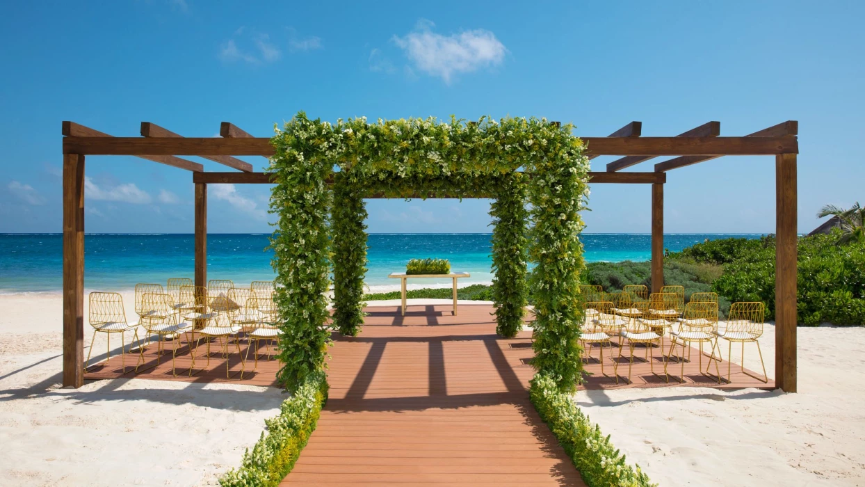 Vista del mar Pergola and Terrace venue at Dreams Sapphire Resort