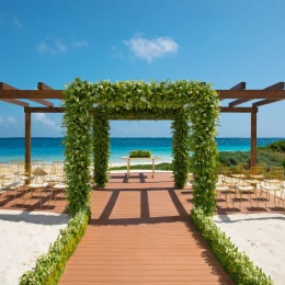 Vista del mar Pergola and Terrace venue at Dreams Sapphire Resort