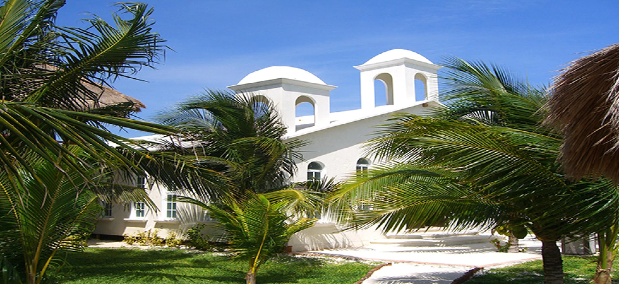 Catholic ceremony in Chapel venue at El dorado maroma