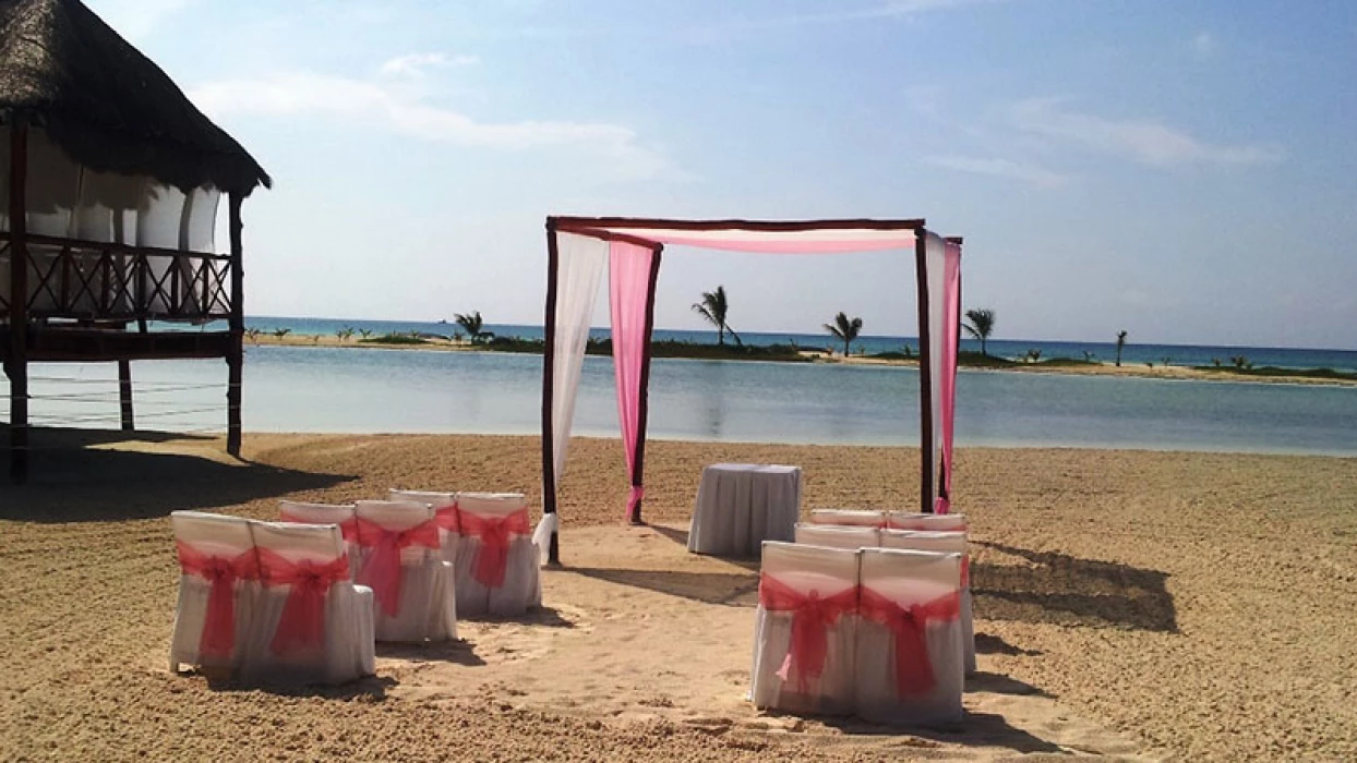 Ceremony in Gazebo 24 venue at El dorado maroma
