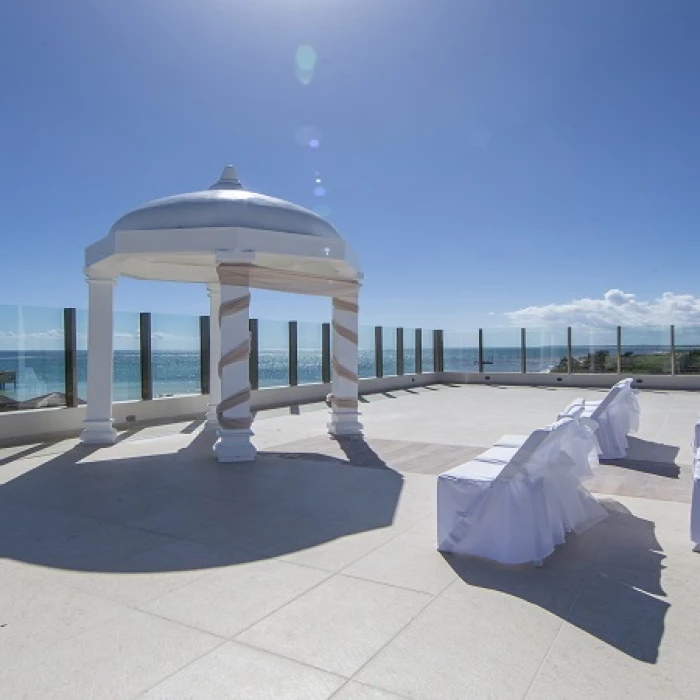 Palafitos Sky deck venue at El dorado Maroma