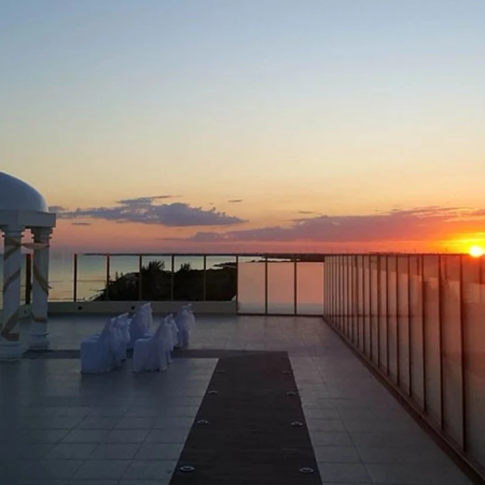 Palafitos Sky deck venue at El dorado Maroma