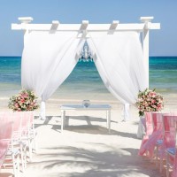 Ceremony in  beach venue at Grand palladium Resort