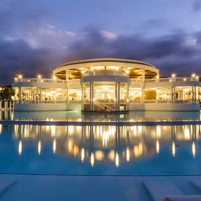 Infinity pool at grand palladium lady hamilton