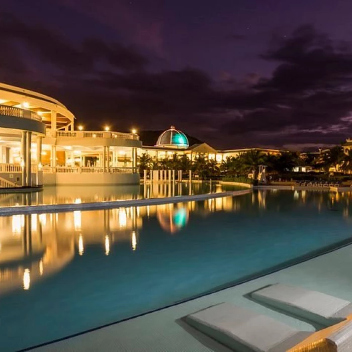 Infinity pool at grand palladium lady hamilton