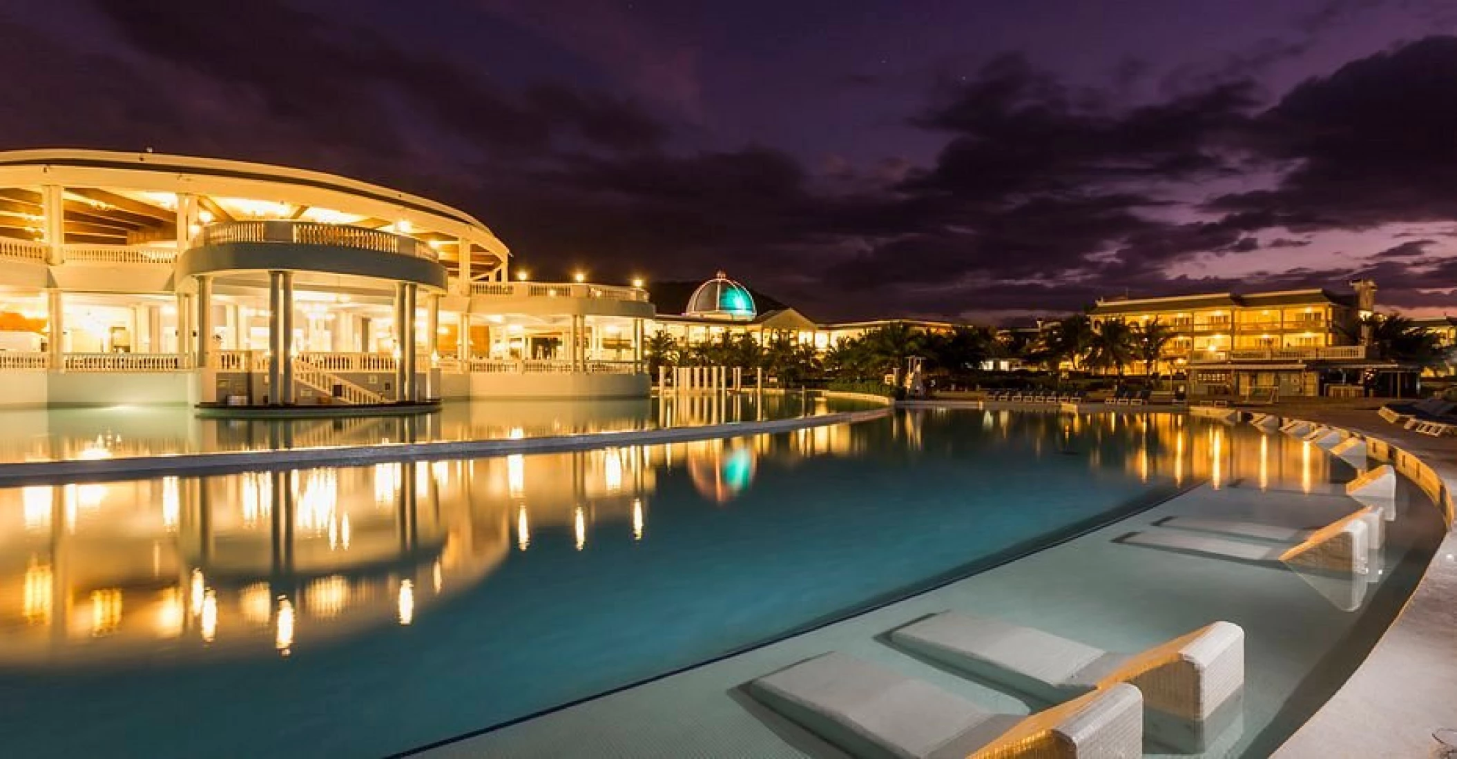 Infinity pool at grand palladium lady hamilton