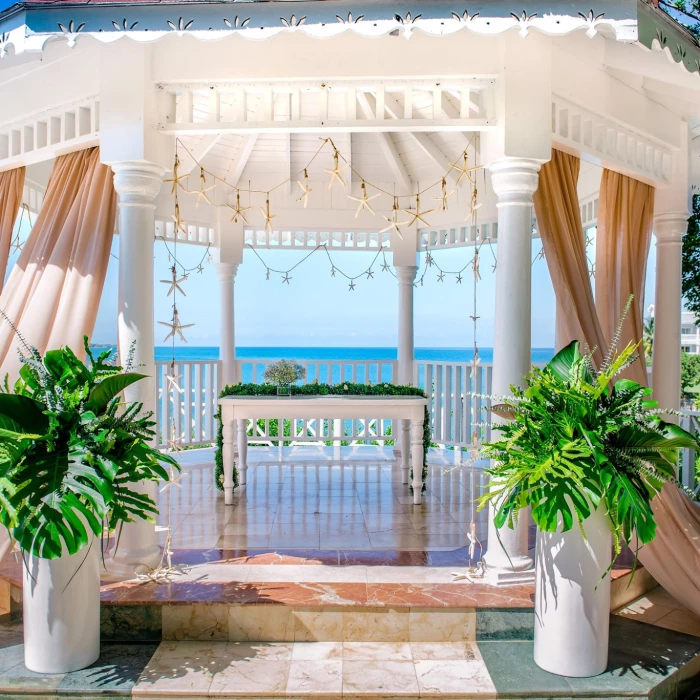 Gazebo at grand palladium lady hamilton