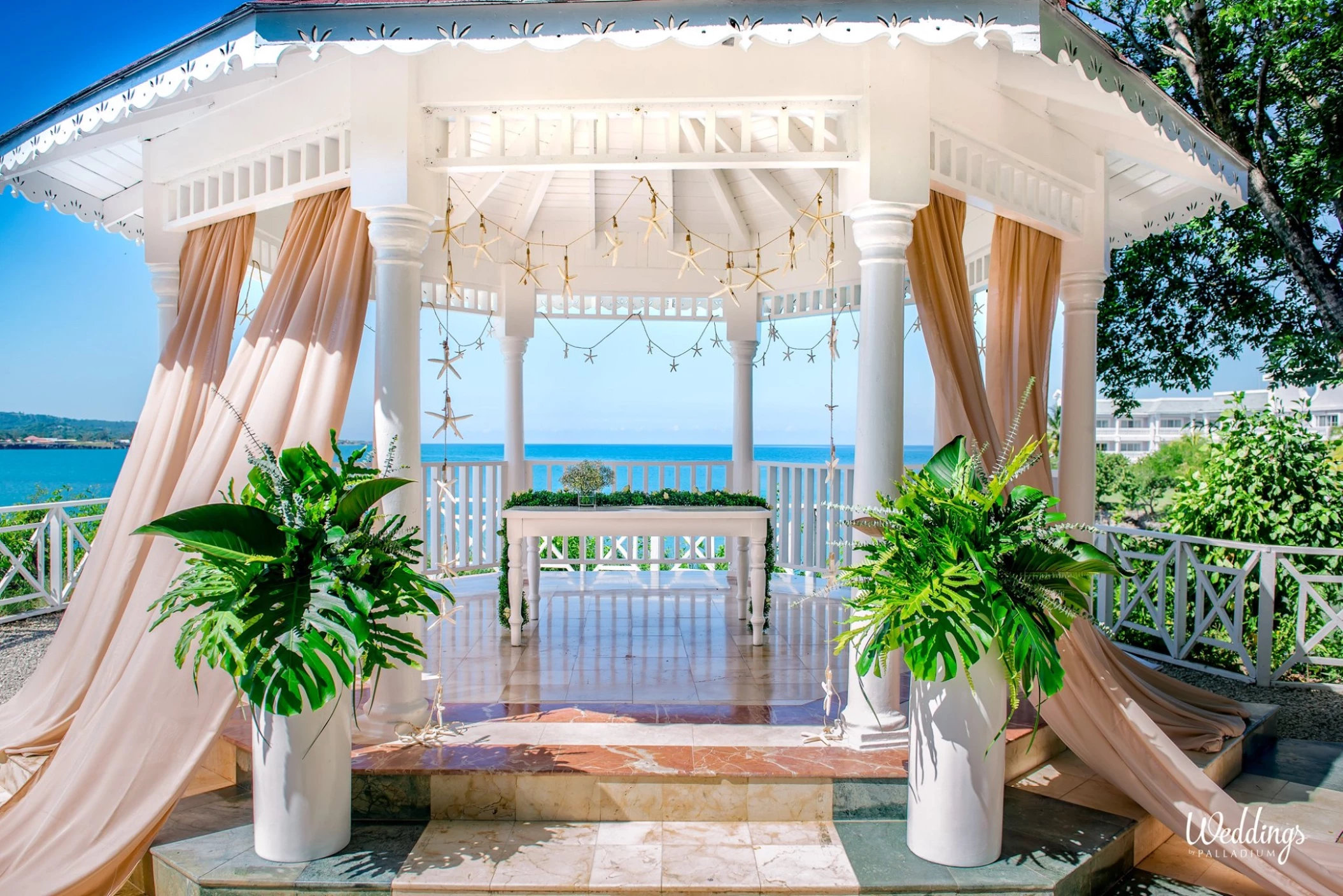 Gazebo at grand palladium lady hamilton