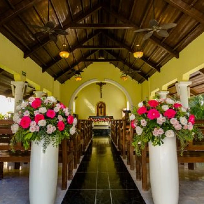 Ceremony on the catholic chapel at Grand Palladium Vallarta