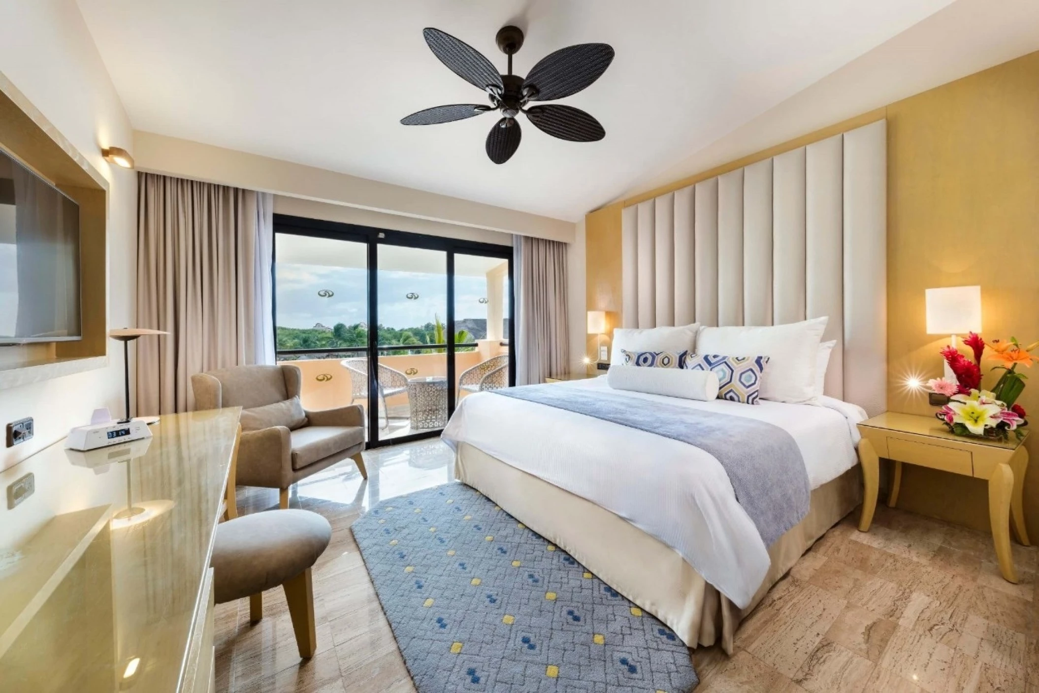 GRAND PALLADIUM WHITE SAND BEDROOM