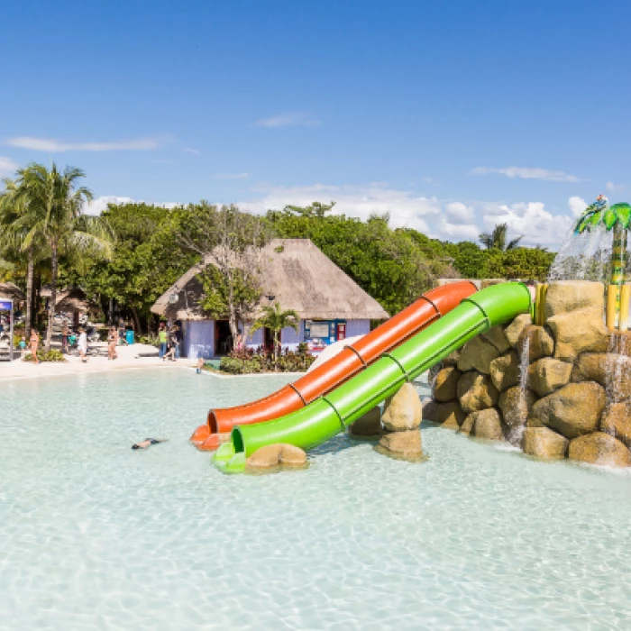 GRAND PALLADIUM WHITE SAND KIDS POOL