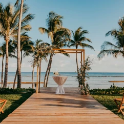 Grand velas ceremony decor