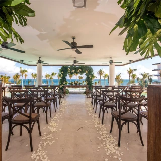 Vistas Wedding Venue standard ceremony setup.