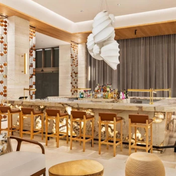 Hilton Cancun Lobby Bar