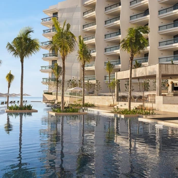 Adult Pool at Hilton Cancun.