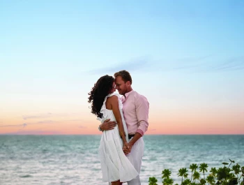 Wedding couple at Hilton Cancun.