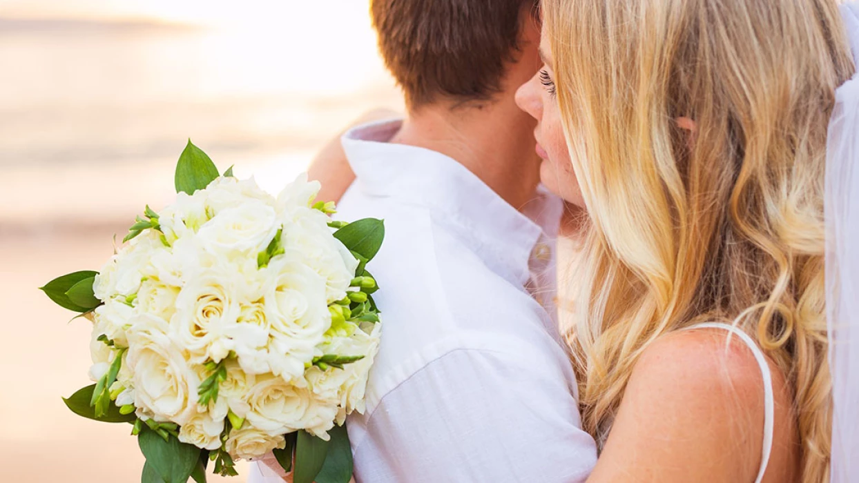 Wedding couple at Hilton Cancun.