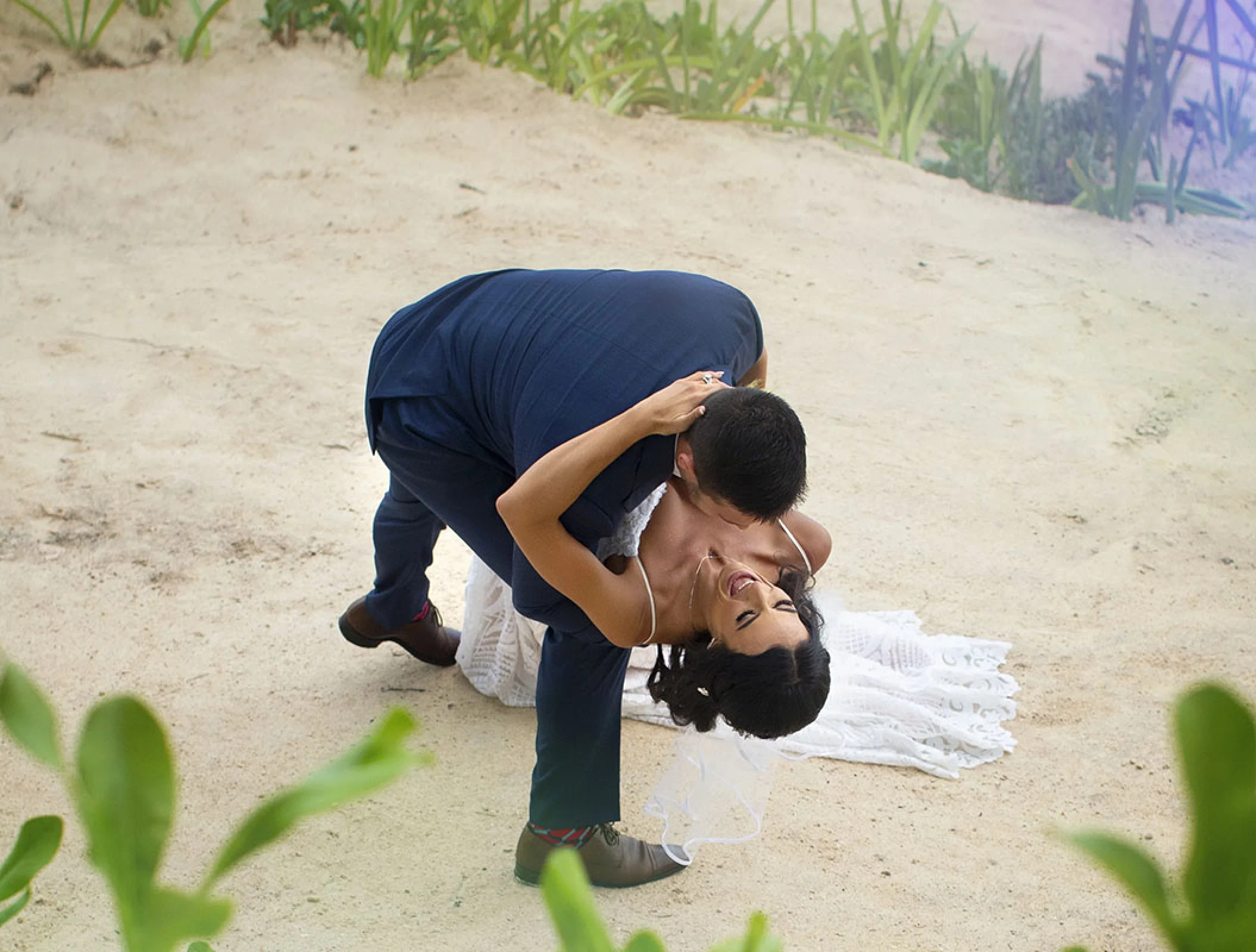 Just married Couple at the beach in Hilton Cancun.