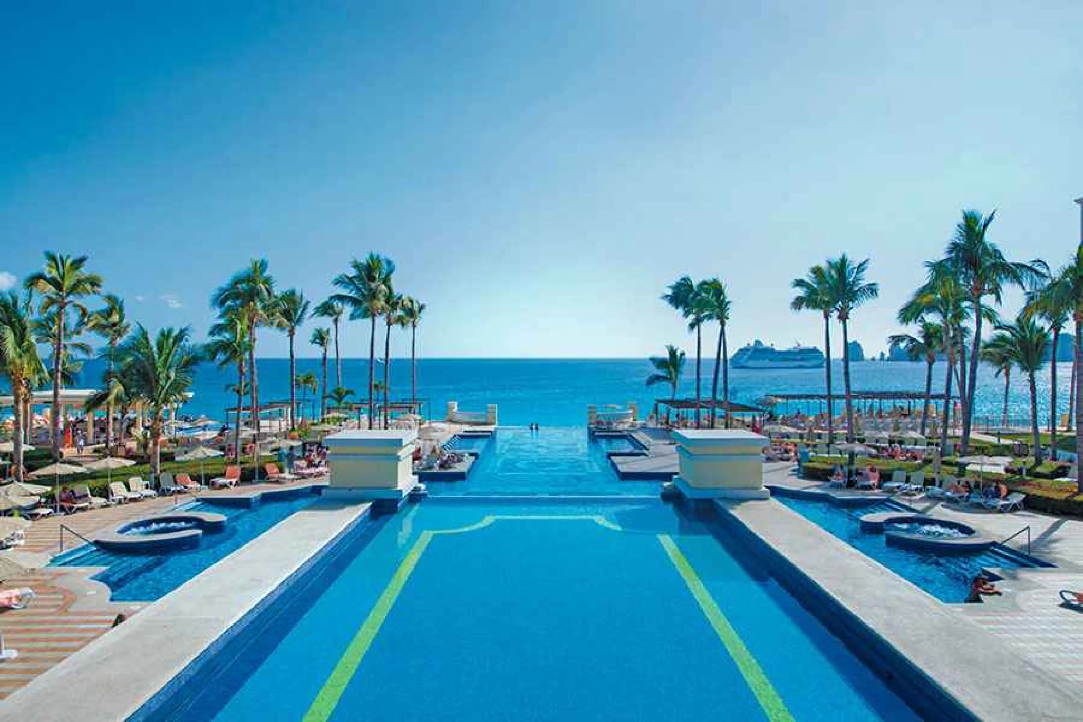 Main pool at Hotel riu palace cabo