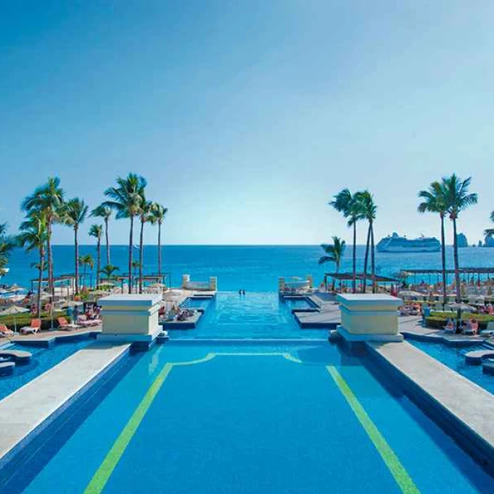 Main pool at Hotel riu palace cabo