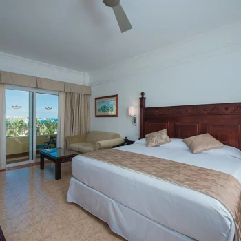 Room at Hotel riu palace cabo
