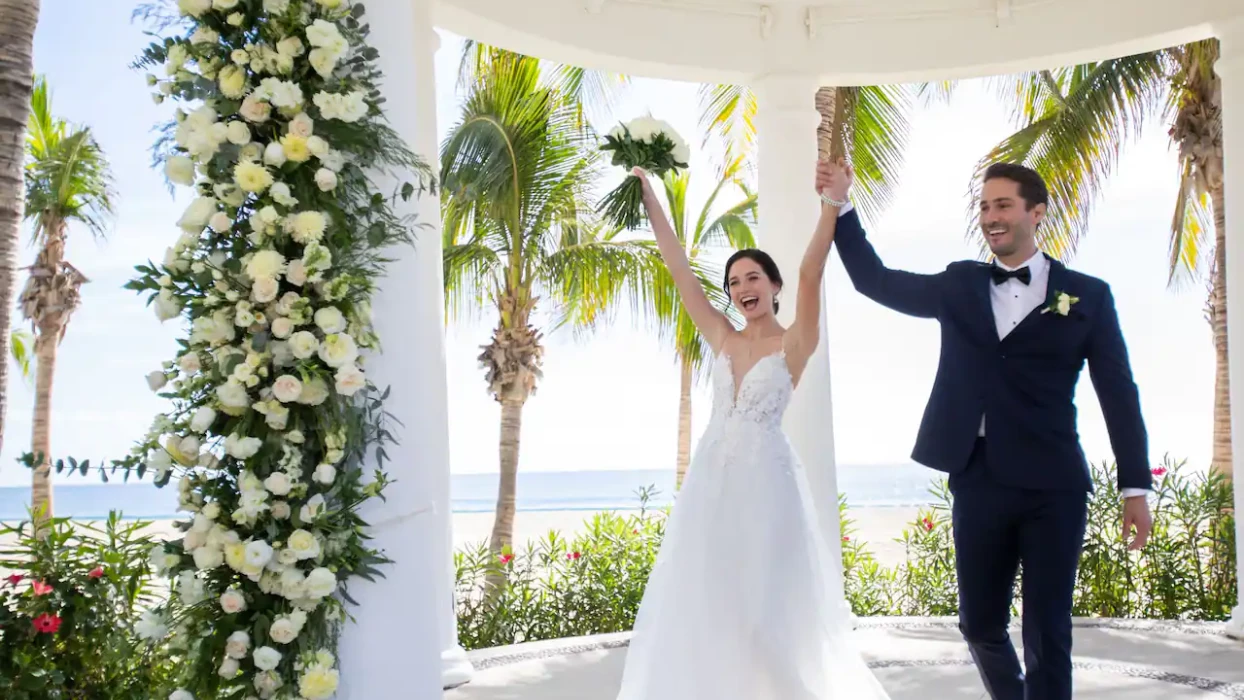 Couple at Hyatt Los Cabos wedding gazebo venue