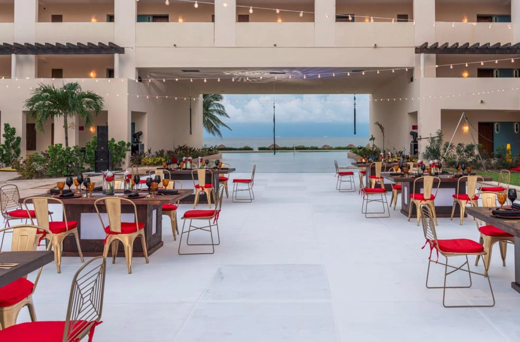 Dinner reception on the infinity pool at Hyatt Ziva Riviera Cancun