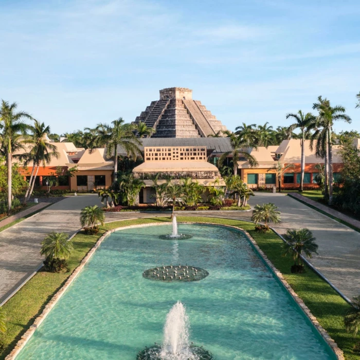 Iberostar Selection Paraiso Maya main entrance