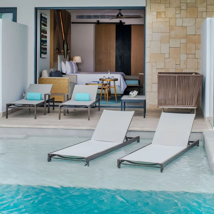 Haven Riviera Cancun swim out room