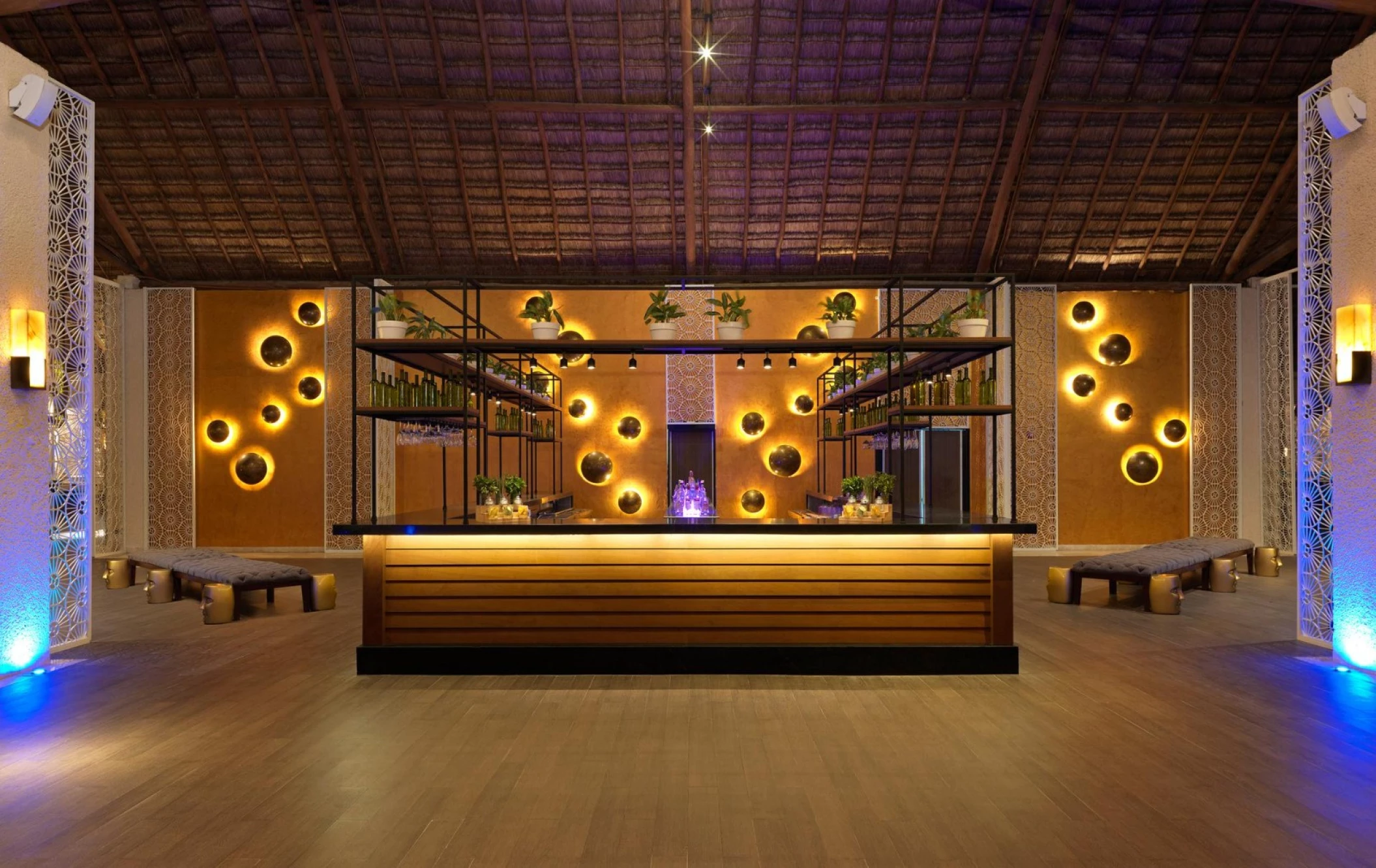 Kanna beach club indoor bar