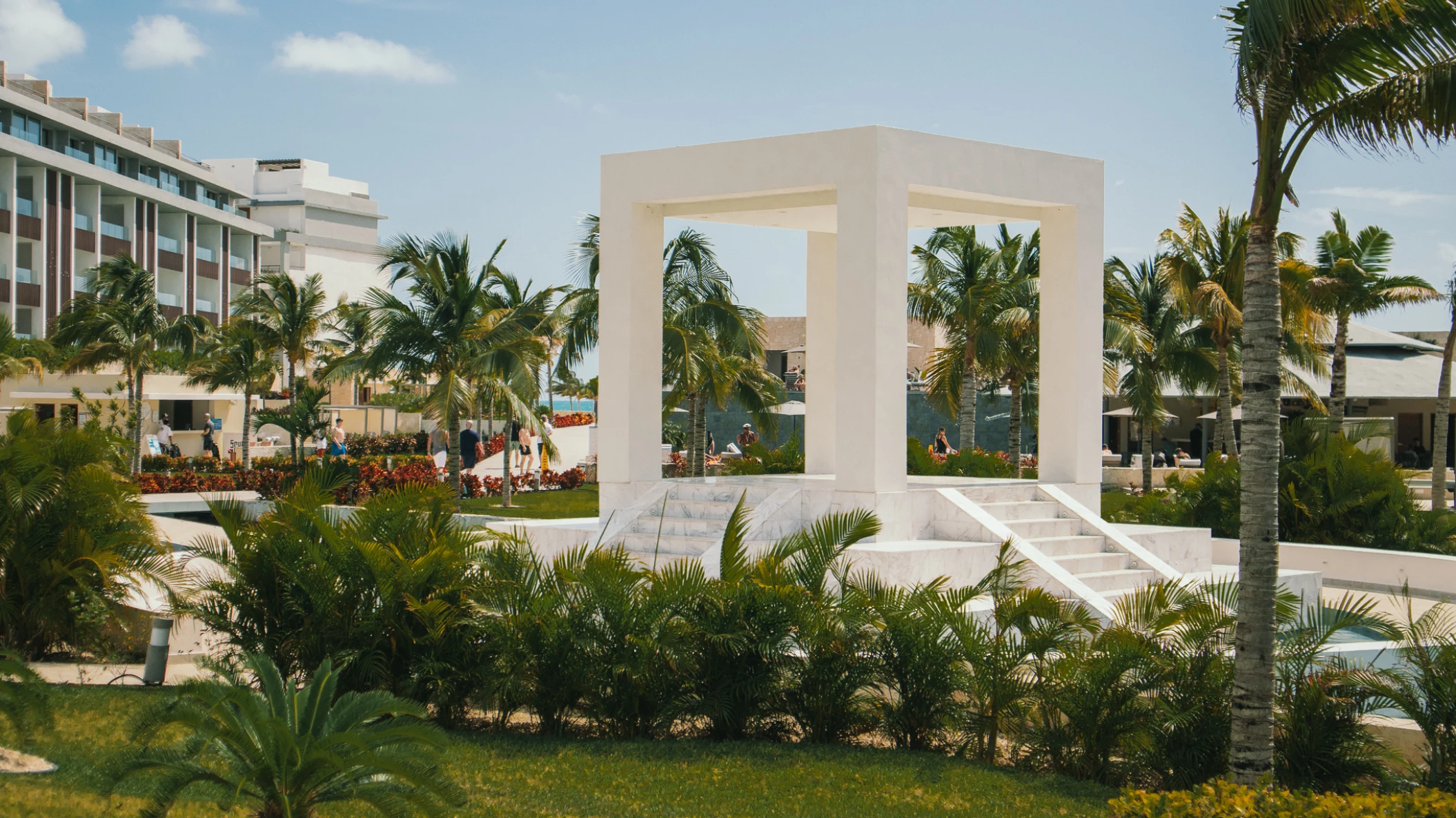 MAJESTIC ELEGANCE MUJERES GAZEBO