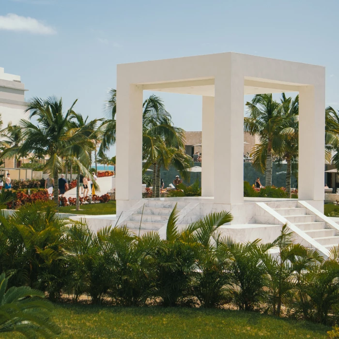 MAJESTIC ELEGANCE MUJERES GAZEBO