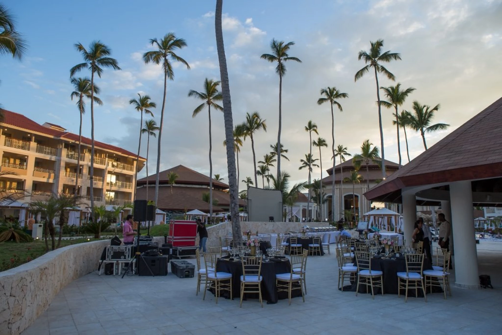 Dinner reception on the wet bar at Majestic Mirage Punta Cana