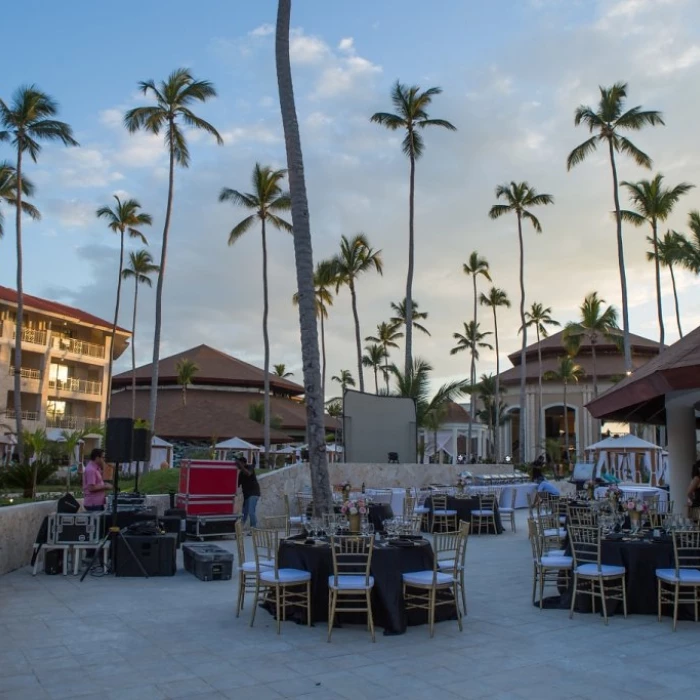 Dinner reception on the wet bar at Majestic Mirage Punta Cana