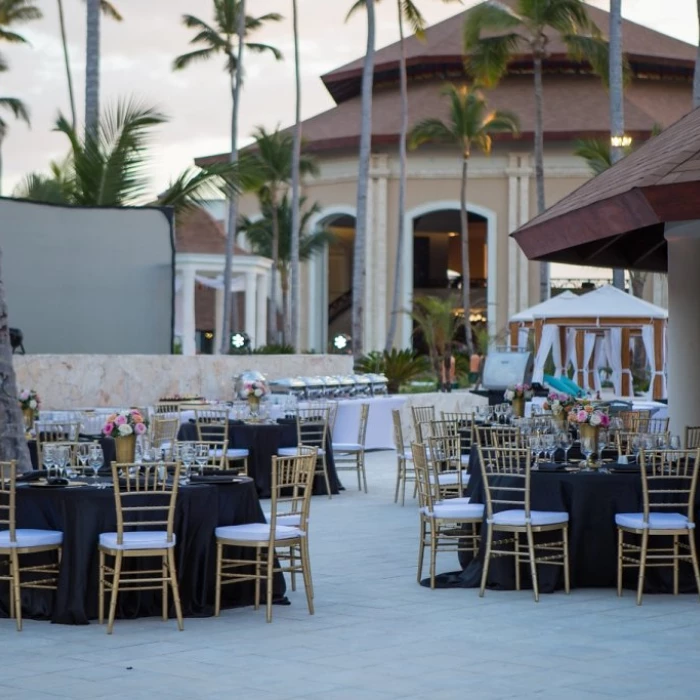 Dinner reception on the wet bar at Majestic Mirage Punta Cana