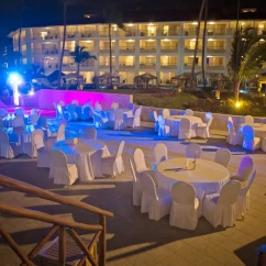 Dinner reception on the wet bar at Majestic Mirage Punta Cana