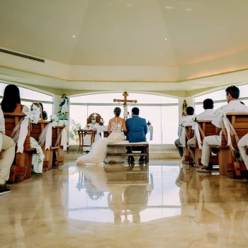 Wedding ceremony in the chapel at Moon Palace Resort Cancun