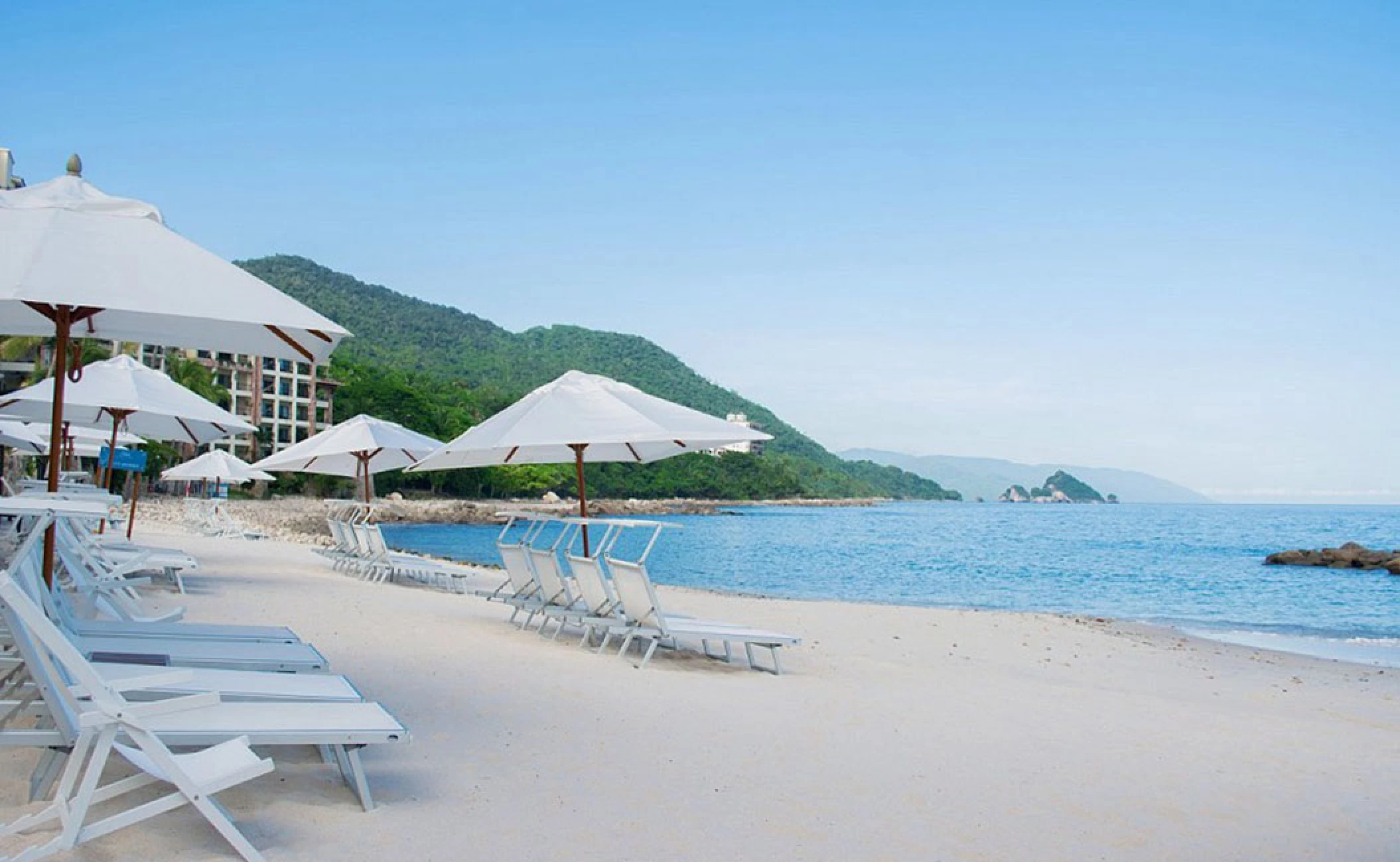 The beach at Hotel Mousai Puerto Vallarta.