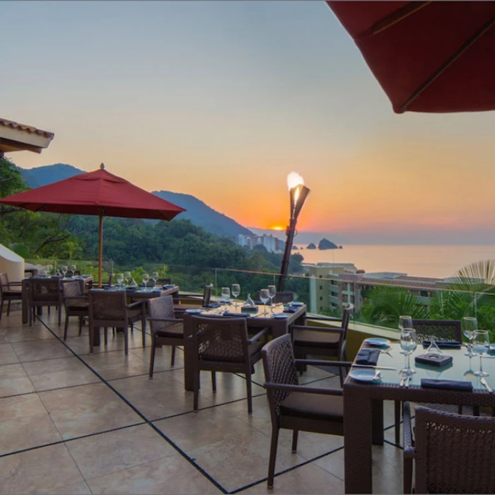 Gastronomy, and culinary at Hotel Mousai Puerto Vallarta. Bocados restaurant.