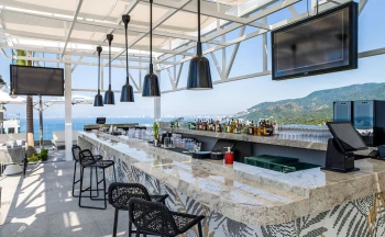 Gastronomy, and culinary at Hotel Mousai Puerto Vallarta. The rooftop South restaurant.