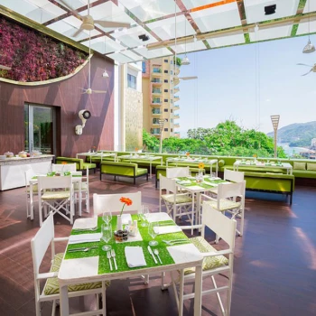 Gastronomy, and culinary at Hotel Mousai Puerto Vallarta. The terrace restaurant.