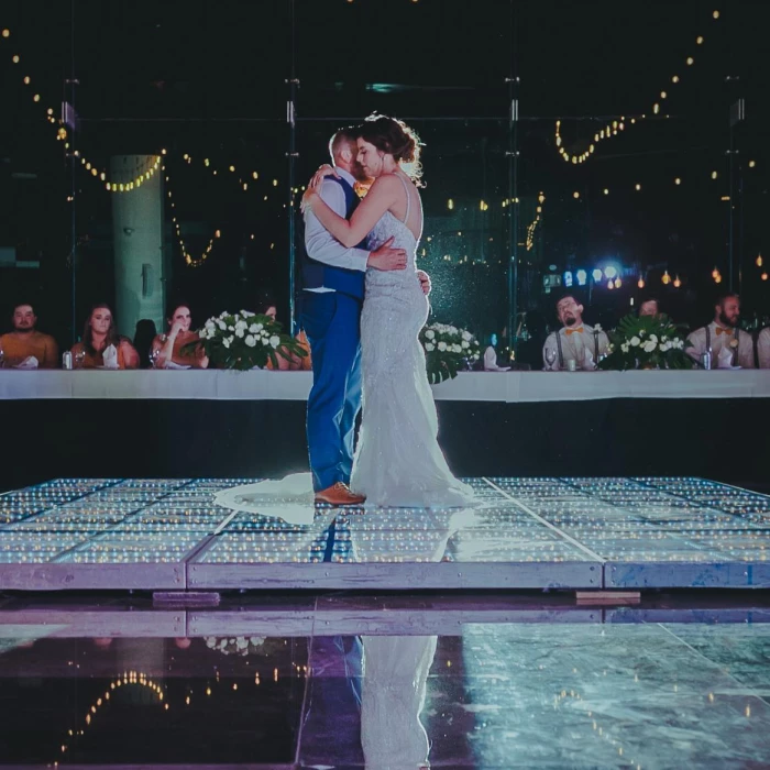 Couple dance on the spice restaurant at Now Emerald Cancun