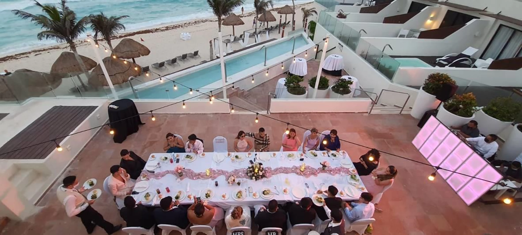 Aerial view of the mix bar at now emerald cancun