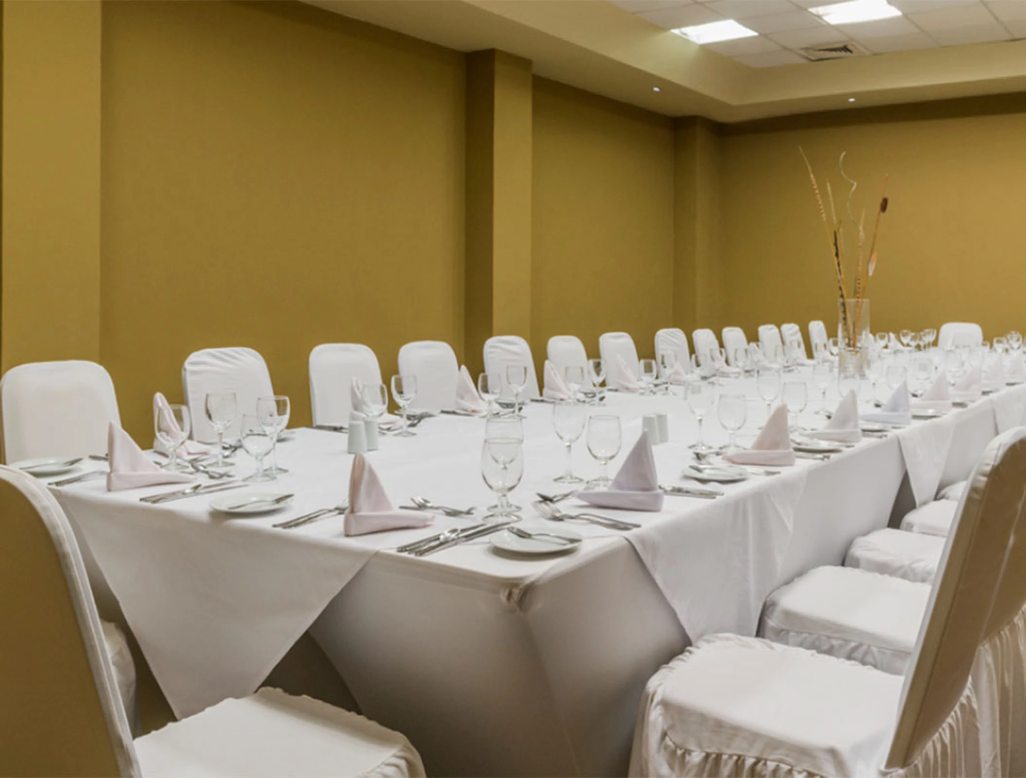 Ocean Coral and Turquesa Hotel Convention Center dinner setup