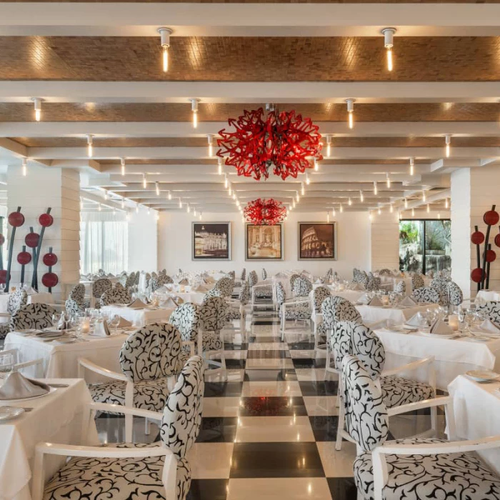 Ocean Coral & Turquesa Restaurant