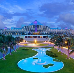 Paradisus Cancun main entrance overview