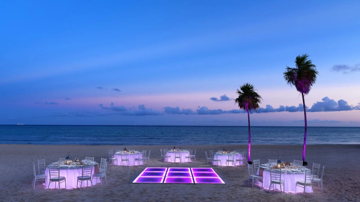 Paradisus La Perla beach wedding reception setup