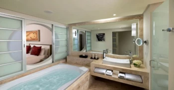 Paradisus Playa Del Carmen delux bathroom wth tub