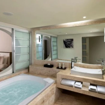 Paradisus Playa Del Carmen delux bathroom wth tub